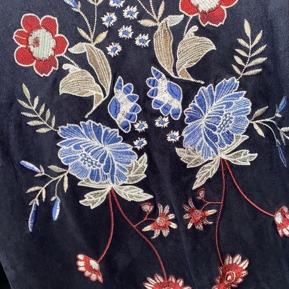 Charter club blouse faux suede embroidered xl‎ raw hem wide sleeve floral - Picture 2 of 6